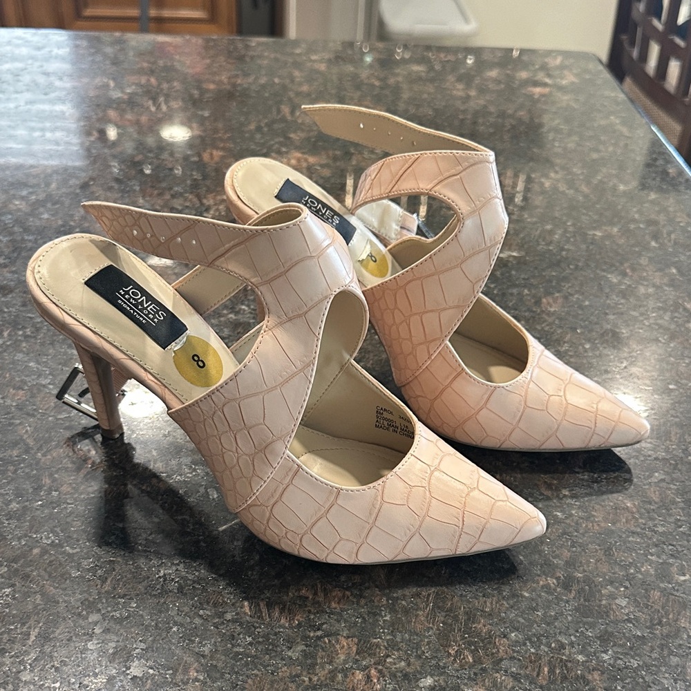 Jones New York Women's Light Pink/Peach Croc-Embossed Heels